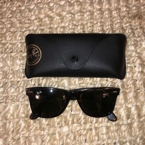 Ray-Ban wayfarer sunglasses